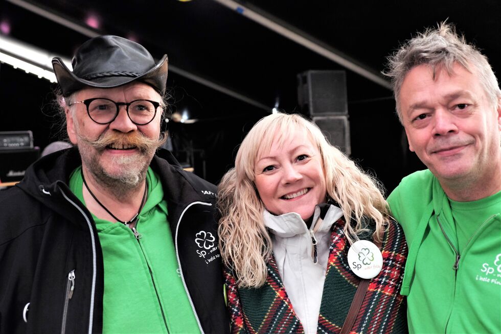Sp seiler for tiden i en politisk medvind, noe som ikke minst gleder fra venstre Kurt Wikan, Sør-Varanger, Anne Toril Eriksen Balto, Karasjok, og Fred Johnsen, Tana.
 Foto: Bjørn Hildonen