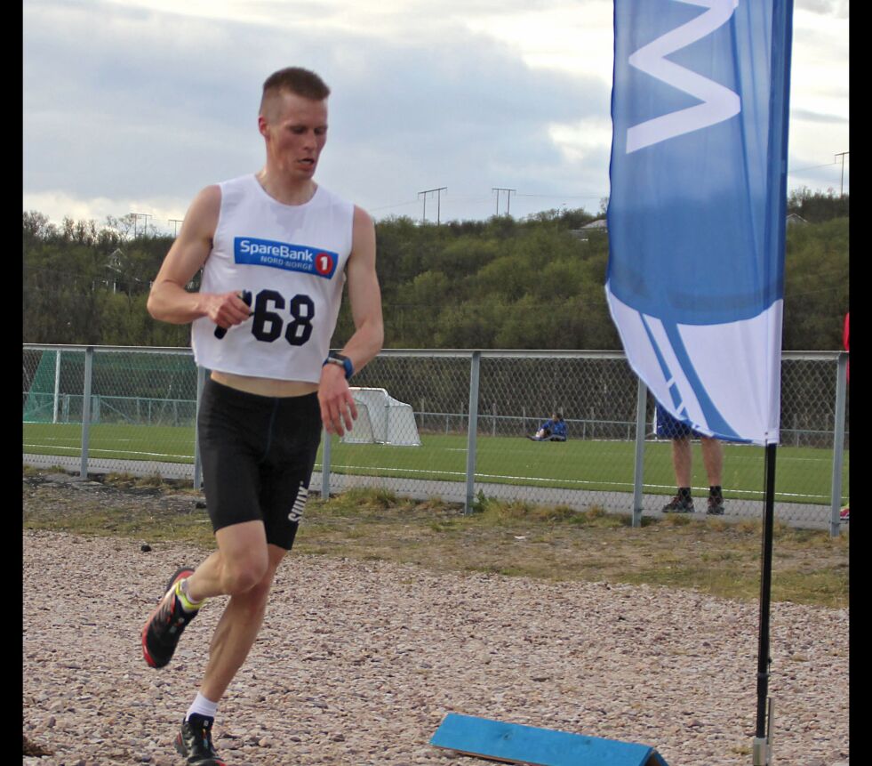 Piera Tobiassen fra Forsøk viste at løpsformen er meget bra foran KM som arrangeres i Nesseby kommende søndag.
 Foto: Torbjørn Ittelin