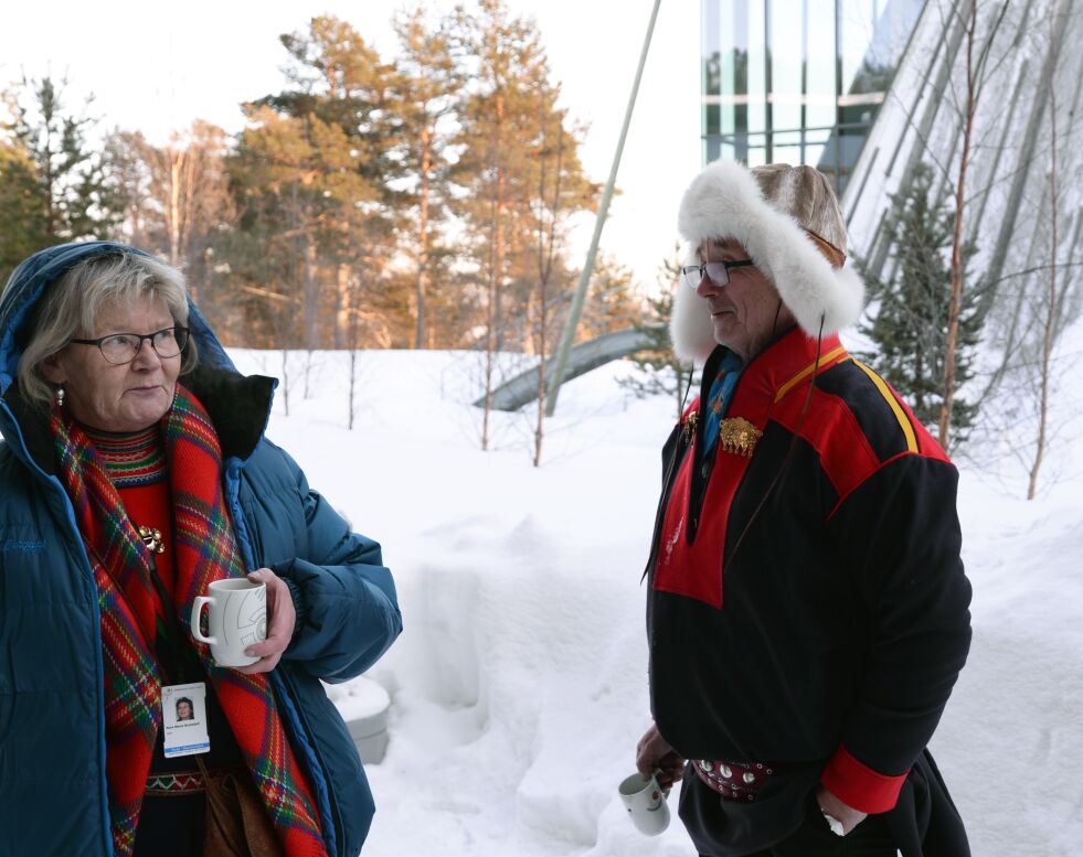 «The elders» i NSR sin sametingsgruppe, Nora Marie Bransfjell og Mathis Nilsen Eira, er opptatt av fremtidas klima.