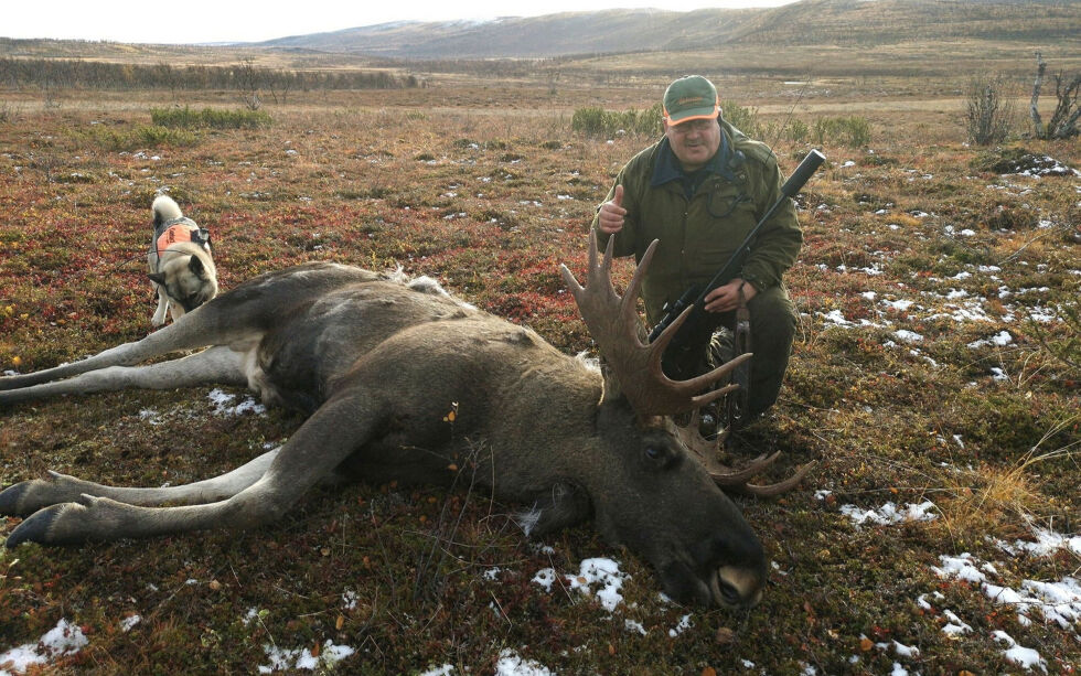 Jan Hansen i Nesseby er veldig positiv til samarbeidet mellom FeFo, kommunene og elgjegerforeningene. – Arbeidet som gjøres med bestandsplaner for elg burde man kunne overført til småviltforvaltningen, mener han.
FOTO: PRIVAT