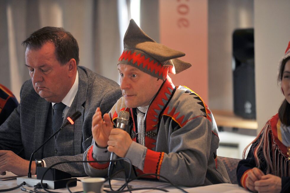 Jurist Ánde Somby advarer mot å kun tenke rettsvesenet for å stadfeste samiske rettigheter.
 Foto: Erik Brenli