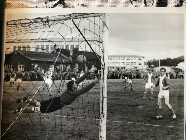 1.500 tilskuere på fotballkamp