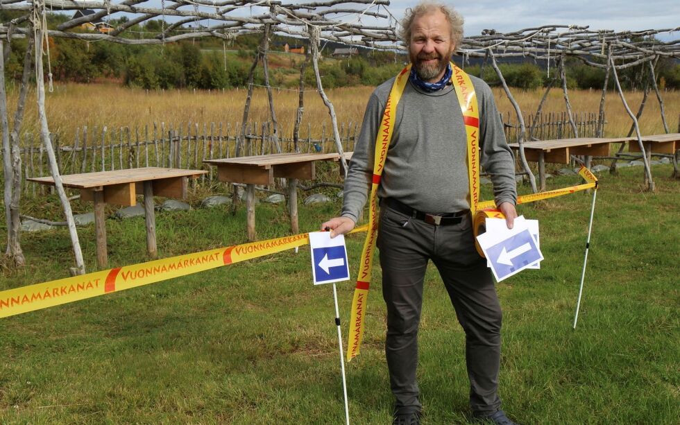 Roger Persson ved Varanger Samiske Museum legger opp til enveisgåing for de besøkende under lørdagens Vuonnamárkanat. – Vi vil ha stort fokus på smittevern under arrangementet, sier han.
BEGGE FOTO: TORBJØRN ITTELIN