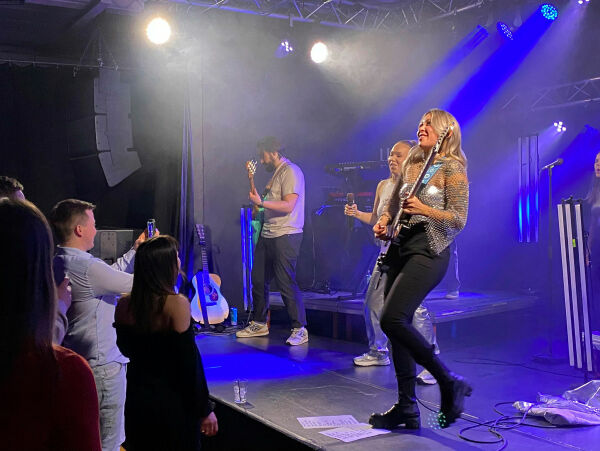 Agnete lagde liv på scenen