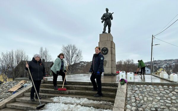 Gjorde skinnende rent på frigjøringsmonumentet