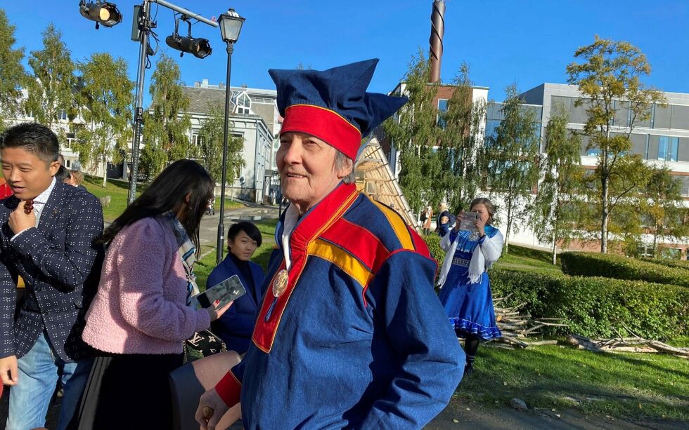 Kong Harald har utnevnt kunstner Hans Ragnar Mathisen til ridder av 1. klasse av den kongelige norske Sankt Olavs orden.
 Foto: Elin Wersland