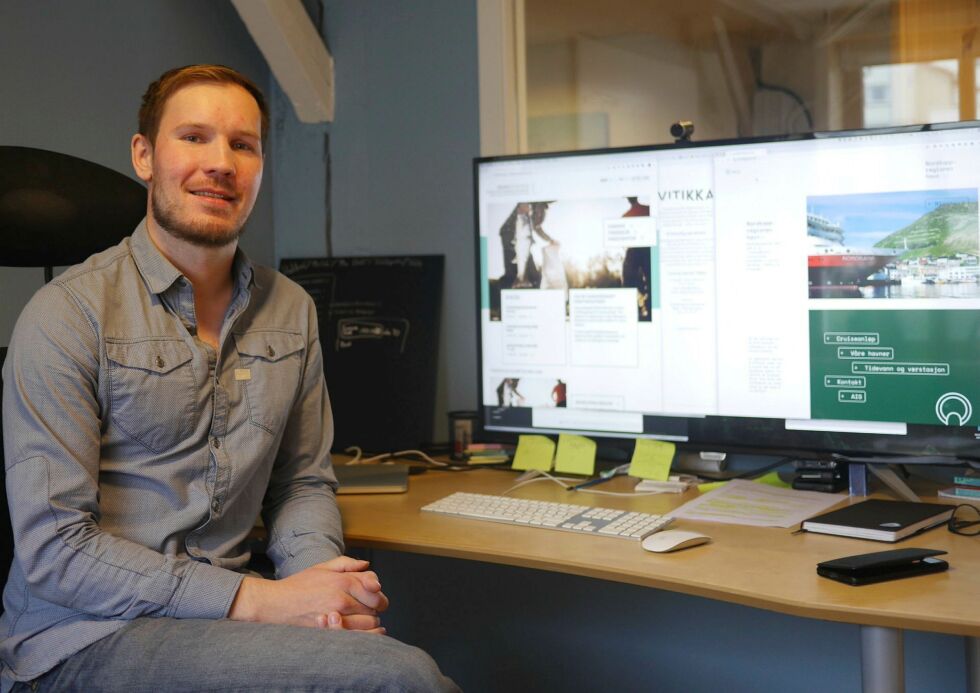 Tommy Gamst Vitikka leder selskapet Vitikka AS. Han står bak den nye digitale julebyen i Nordkapp hvor folk kan se på vareutvalg i lokale butikker fra sofaen hjemme. Arivfoto: Geir Johansen