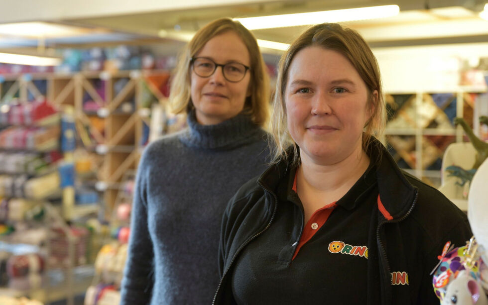 Daglig leder Nina Eriksson og Bente Bakervik er godt fornøyd med sin nye butikk.
 Foto: Irene Andersen