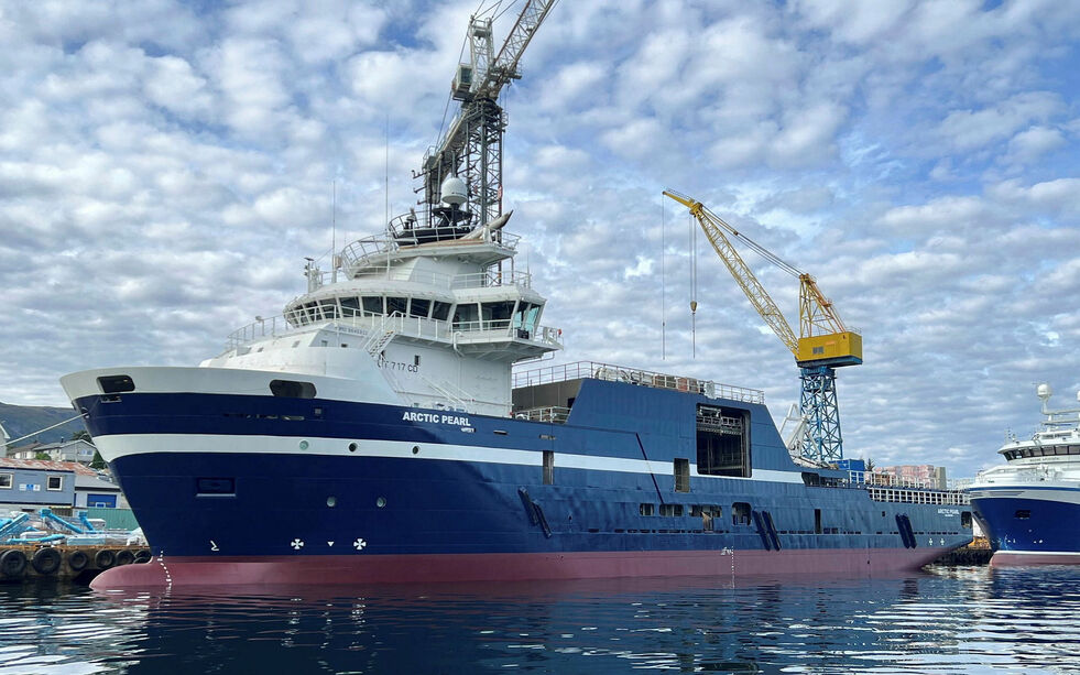Arctic Pearl er et tid­lig­ere seis­mikk­skip som nå er om­bygd til fiske­far­tøy som sies å være er det enes­te i sitt slag så langt. Nå settes kursen mot Barentshavet.