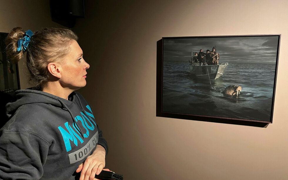 Camilla Erenius, som er leder for formidling ved Perspektivet museum, forteller om mennesker som befant seg langs den nordlige kysten til Russland.
 Foto: Elin Wersland