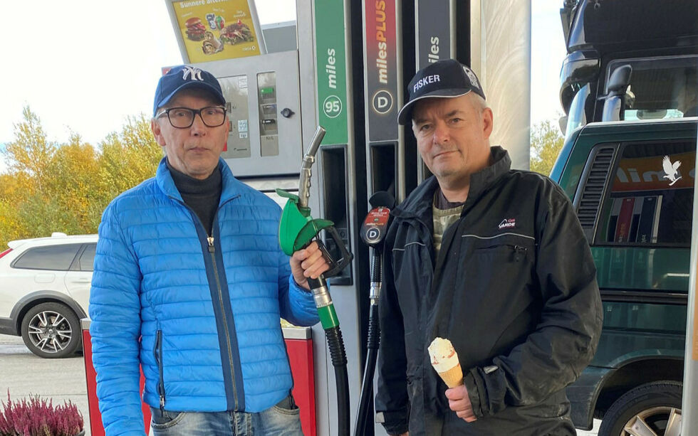 Eilif Boine (til venstre) og Stig Endor Johannesen mener det blir helt feil å subsidiere strøm til elbiler uten at regjeringa kutter avgifter på fossilt drivstoff, og krever at det kommer avgiftskutt på statsbudsjettet.
 Foto: Hallgeir Henriksen