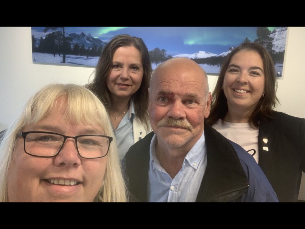 Beate Bø Nilsen er fylkesrådslederkandidat, Liv Kristin Johnsen er ordfører og ordførerkandidat, Jardar Jensen er ordførerkandidat og Sesilja Viksund er avtroppende ordfører.
 Foto: Høyre-selfie.