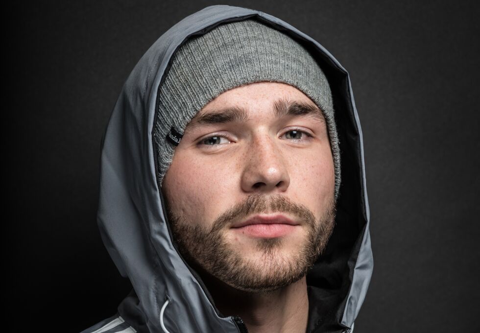 Fem minutter før blogger og rapper Simon Ryeng Alnes skulle poste et blogginnlegg ble han arrestert og lagt i handjern i foreldrenes hjem på Hesseng.
 Foto: Mats Gangvik