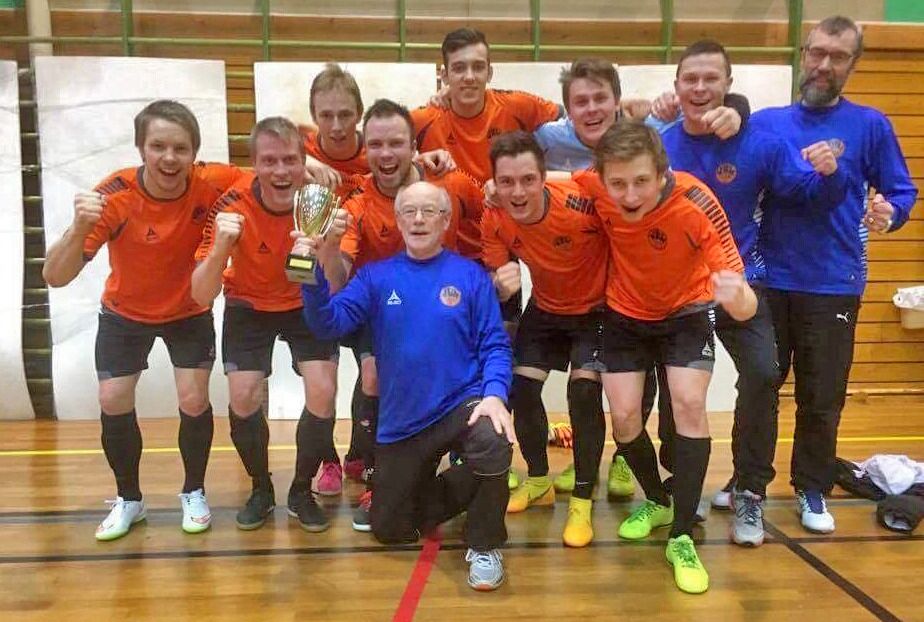 Varanger BK kunne juble etter å ha vunnet serien i Finnmark tidligere i vinter. Denne helga venter kvalifiseringskamper for opprykk til eliteserien.
 Foto: Privat