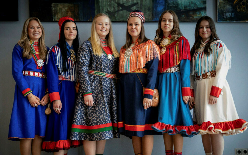 Kaija Amundsen, Emilie Biti-Jessen, Naimi Bransfjell, Sunna Inga, Mariela Somby og Benedikte Hansen-Seljebu.
 Foto: Aslak Eira