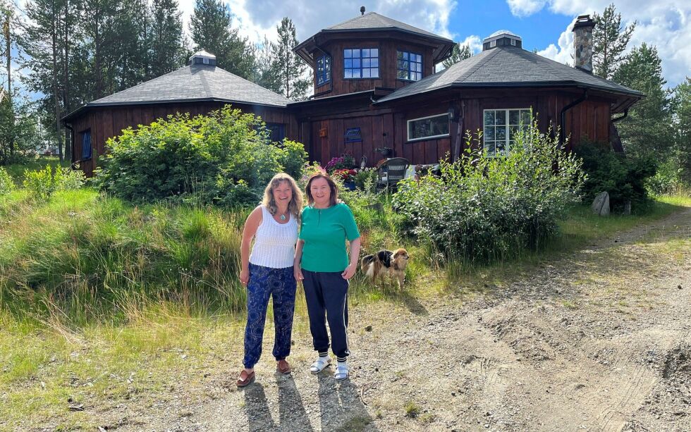 To gode naboer i Karasjok, Sigrid Larsen og Ellen Brita Anti.
 Foto: Elin Wersland