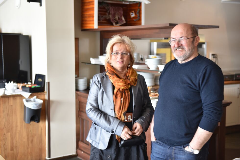 Både Marit Kirsten Anti Gaup og Ingar Eira er fornøyd med at Sametingets merknader blir lagt ved når Nussir-saka sendes kongen i statsråd til avgjørelse. Men Gaup nekter for å ha stemt for at hun er uenig med Sametinget, og nekter for at protokollen fra styremøtet er korrekt.
 Foto: Lars Birger Persen