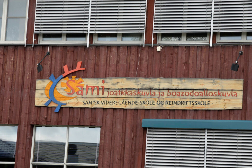Samisk videregående og reindriftsskole i Kautokeino skal få nytt bygg, sammen med det samiske nasjonalteateret Beaivváš.
 Foto: Steinar Solaas