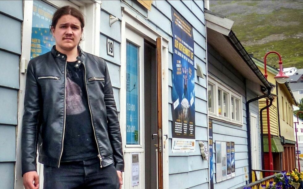 – Jeg blir både opprørt og sint når jeg ser hvordan norske myndigheter herser med kultur- og utelivsbransjen, sier Simen L. Fosse.
 Foto: Geir Johansen