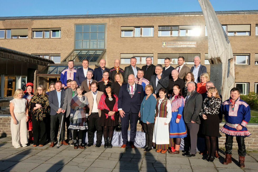 Det nye fylkestinget består av 35 representanter, Kun 13 av representantene er kvinner.
 Foto: Bjørn Hildonen