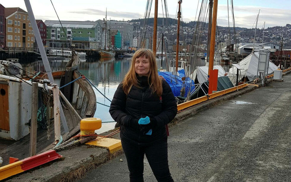 Kunstner Sissel M. Bergh på Fosenkaia i Trondheim.
 Foto: Erlend Skjetne