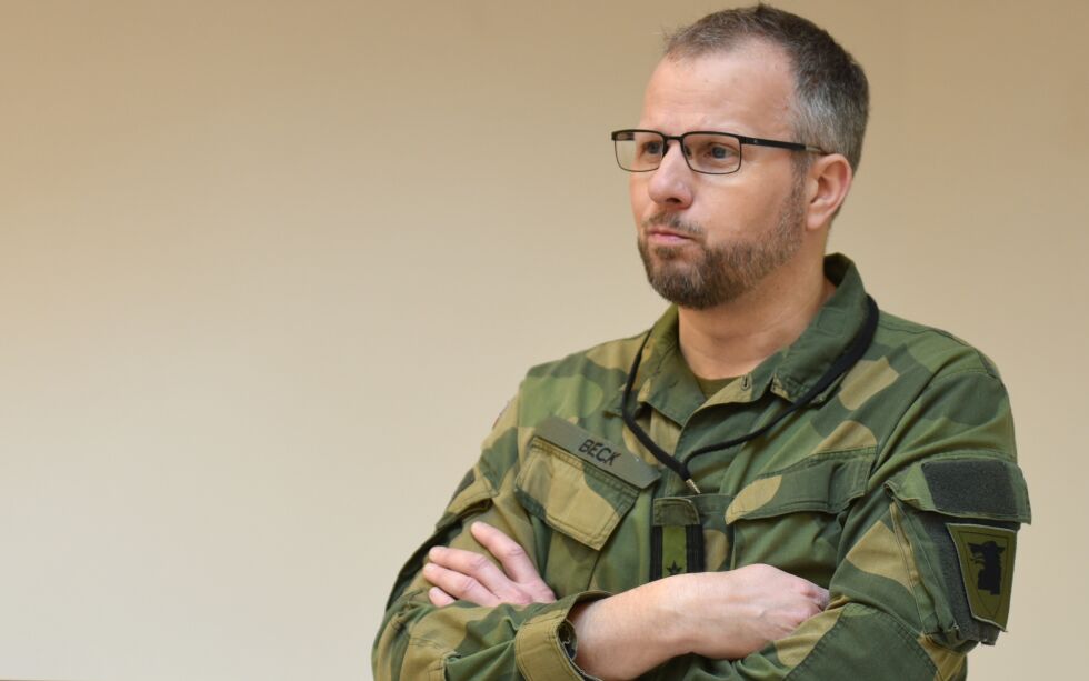 Oberst Tomas Beck delte sine betraktninger om konsekvensene av krigen i Ukraina for formannskapet i Porsanger.
Foto: Irene Andersen
