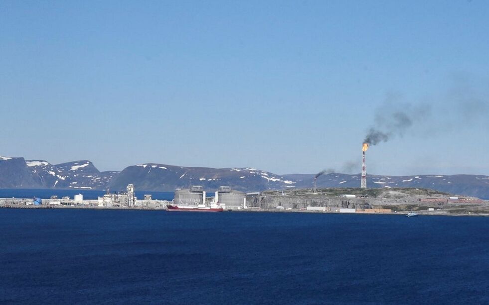 På Melkøya fakles det mye om dagen, og det meldes om at faklingen kan være både hørbar og synlig.
 Foto: Cecilie Ditløvsen
