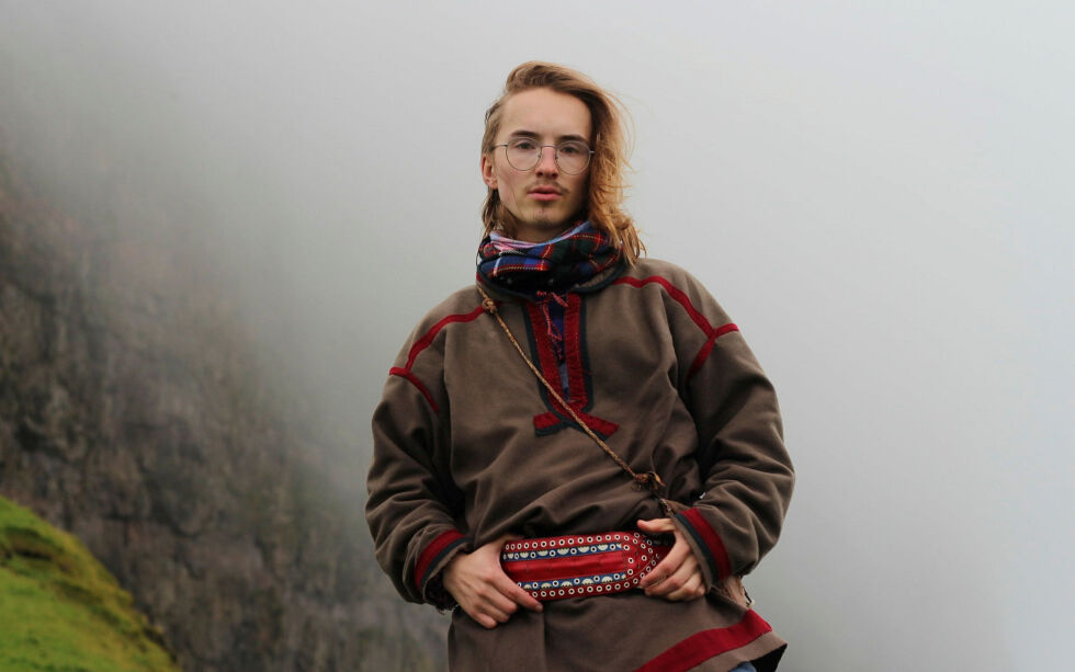 Lávre er en ung samisk artist, joiker og musiker fra Guovdageaidnu.
 Foto: Hildá Länsman
