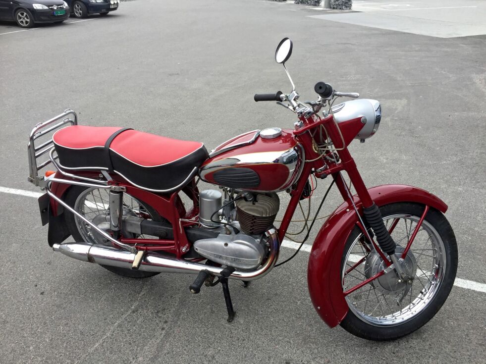 Med sine 173 kubikk og ti hestekrefter var Tempo Swing en populær motorsykkel, og den kunne ta to stykker på salen.
 Foto: Hallgeir Henriksen