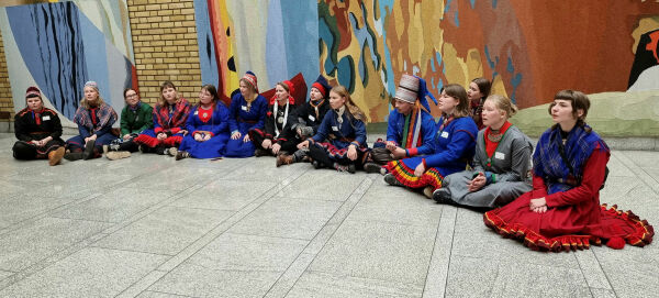 Aksjonerer inne på Stortinget - nekter å forlate