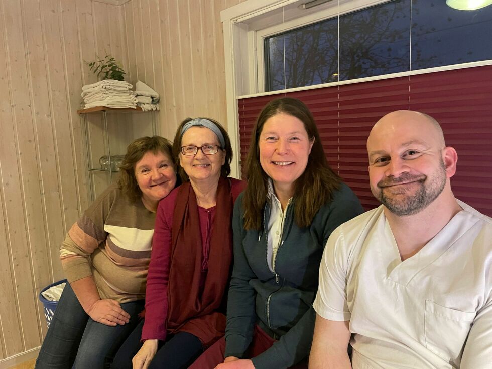 Gunn-Marie Trasti, Grete Holan, Åshild Haug og Thomas Østrem Hoy har funnet et alternativt faglig og sosialt fellesskap.
 Foto: Birgitte Wisur Olsen