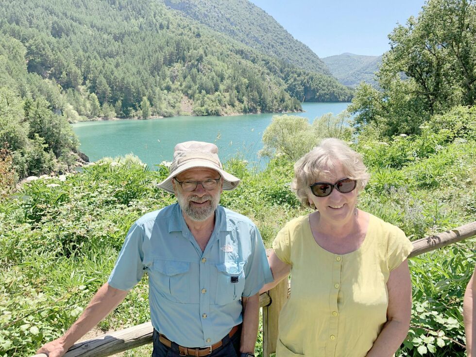 Ka­ta­la­ner­ne Axel Xavier og Ma­ria Asunta tar co­ro­na-fe­ri­en i eget land i år. han har job­bet som lege både i Ham­mer­fest og i Tromsø. FOTO. Stein Tor­ger Svala