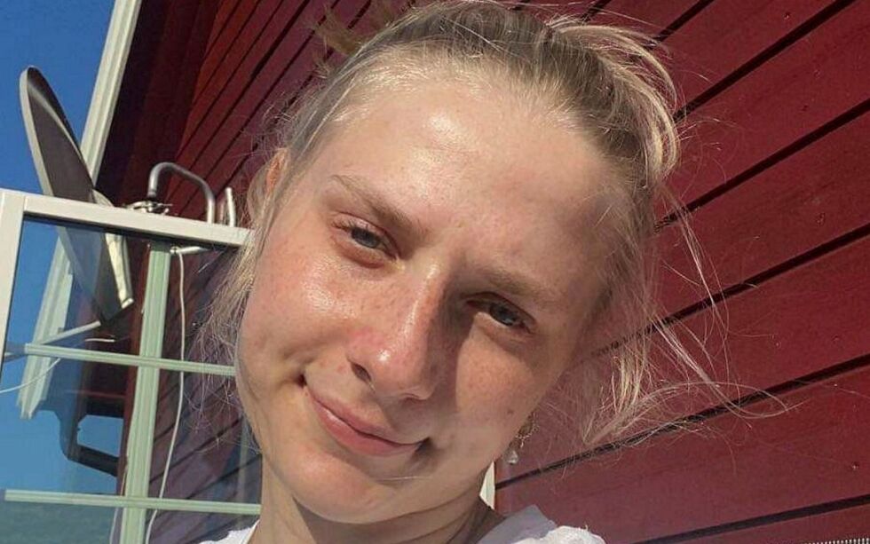 Amalie Trosten måtte bare innse at det ikke ble noen tur for henne til Conifa VM for kvinner i India. 
– Kjempekjipt, sier tanajenta.