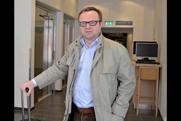 – Presidenten henter plenumspenger etter å ha overskredet eget budsjett