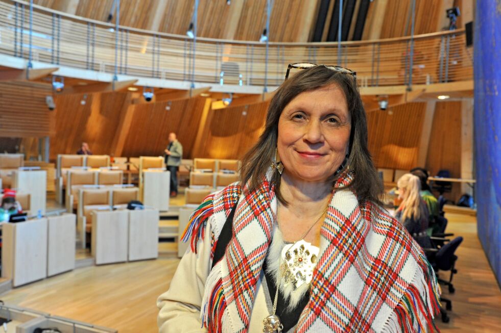 Liv Inger Somby oppfordrer Sametinget til å ta kontakt og oppsøke samiske eldre når Sametinget nå innhenter historier i anledning den nedsatte sannhetskommisjonen.
 Foto: Erik Brenli