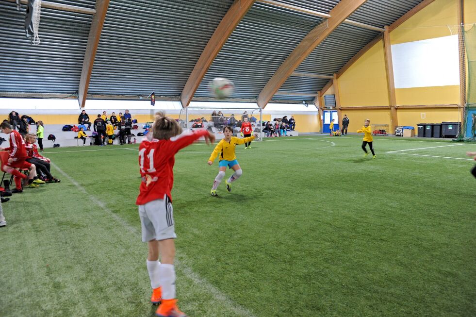780 unge spillere født mellom 2005 og 2010 møttes i Lakselv.
 Foto: Hannah Persen