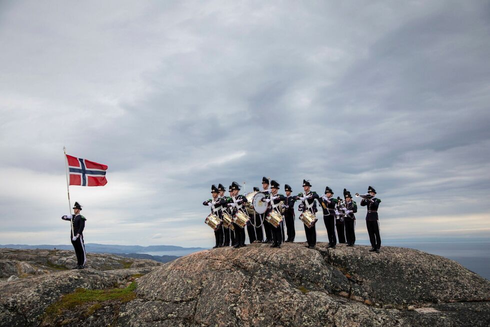 En konsert til ære for grensevakta ble holdt i spektakulære omgivelser høyt oppe på fjellet i Grensen, med utsikt langt inn i Russland mot nordøst og ut i Nordishavet. Foto: Joakim Salmelid/Forsvaret
Foto: Joakim Salmelid/Forsvaret