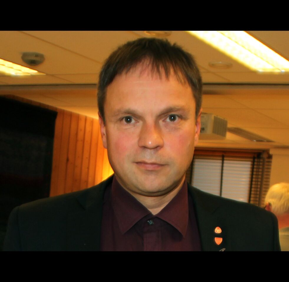 Tanas ordfører Frank Martin Ingilæ støtter sørvarangerordfører Rune Rafaelsens forslag om     grenseboersonen.
 Foto: Torbjørn Ittelin