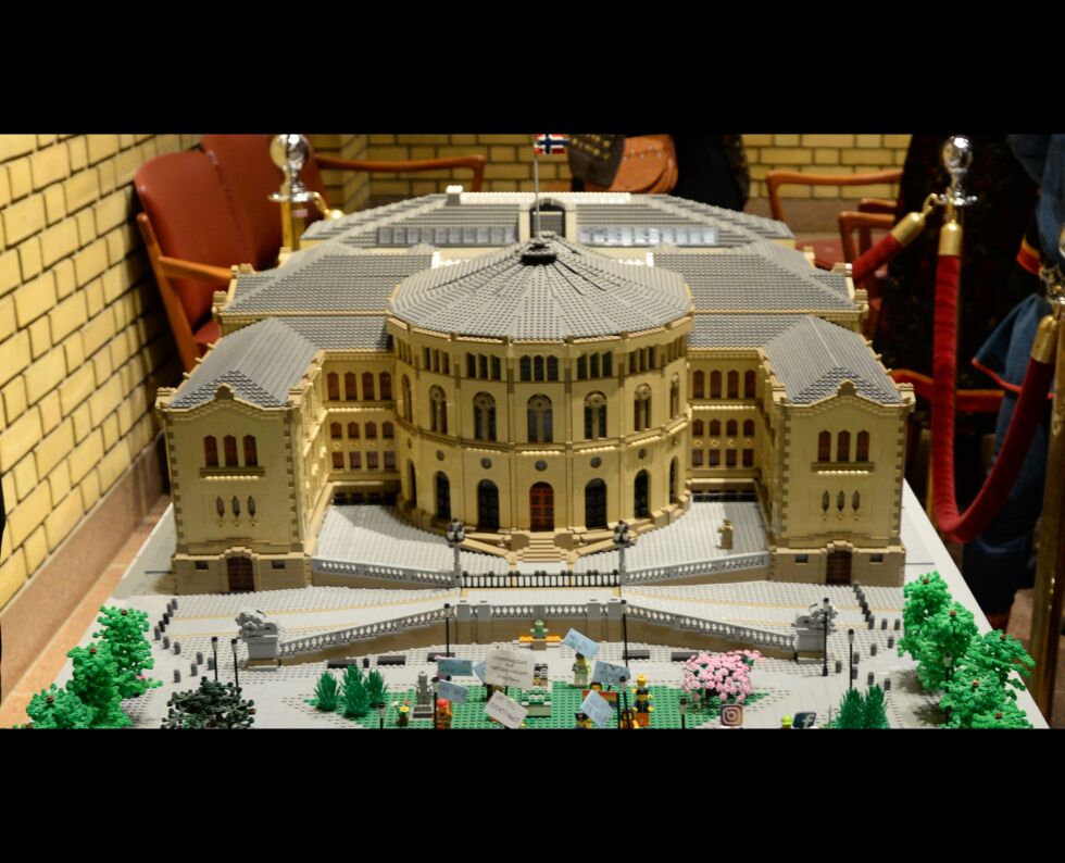 Stortinget, her i lego-versjonen, nedsetter en sannhetskommisjon om fornorskningspolitikken.
 Foto: Steinar Solaas