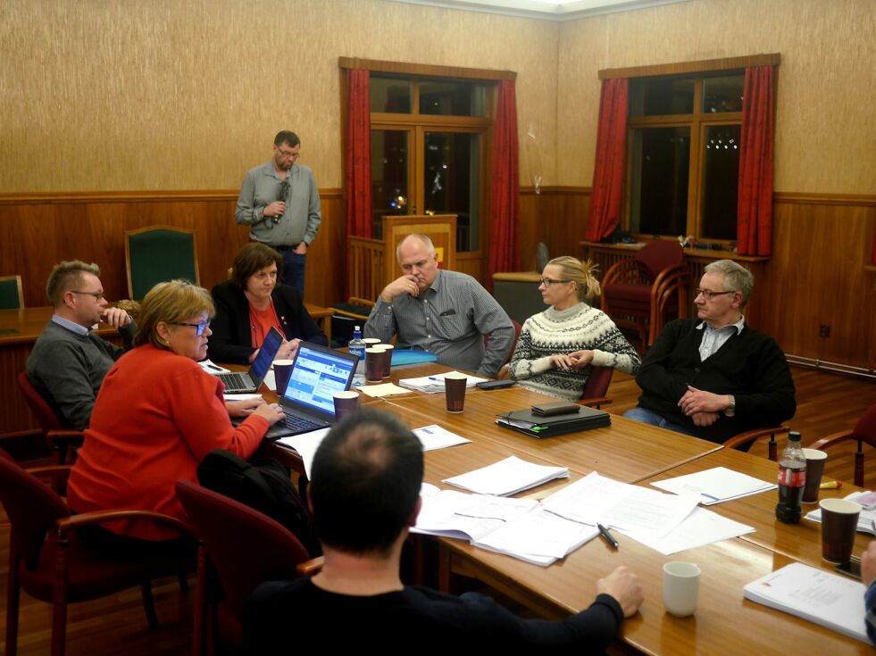 Det ble en del diskusjon om rådmannens rolle innen den politiske beslutningsprosessen i Nordkapp formannskap mandag - i forkant av kommunestyrets budsjettbehandling den 11. desember.
 Foto: Geir Johansen