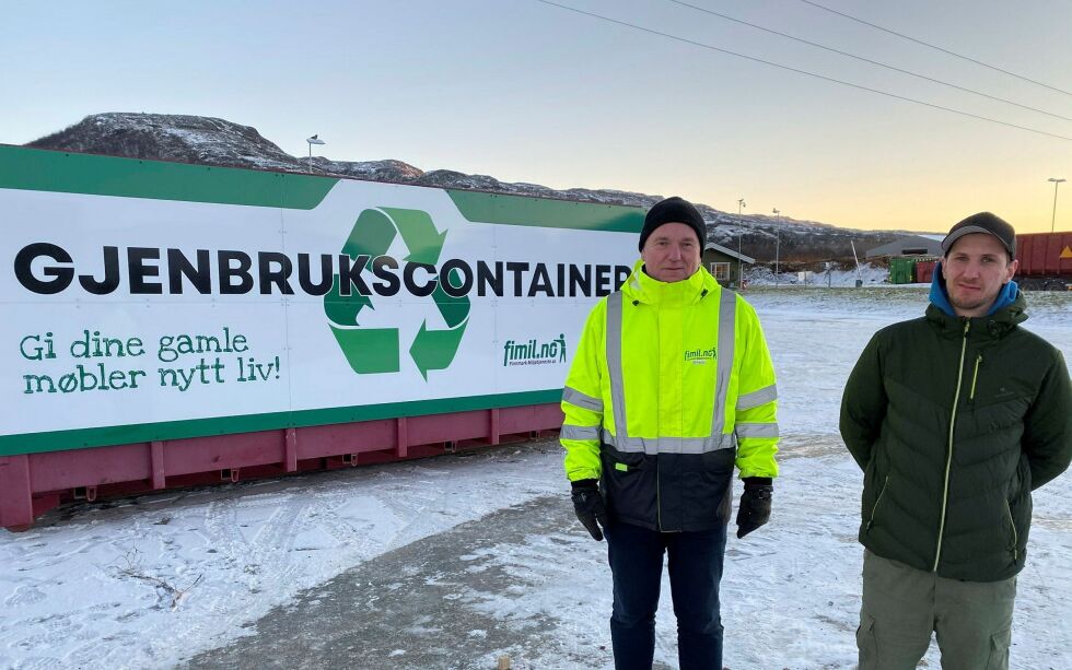 Svein Tønnessen og Mats Bruvoll har stor tro på den nye gjenbruksstasjonen. Stasjonen er et samarbeid mellom Finnmark Miljøtjeneste AS og Porsanger Arbeidssamvirke AS.
 Foto: Marius Thorsen