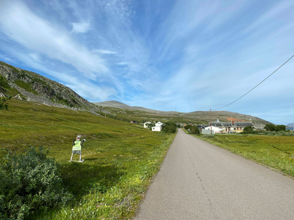 Han har stått der en stund, denne staute politimannen i Nordfjord.
 Foto: Roger Albrigtsen