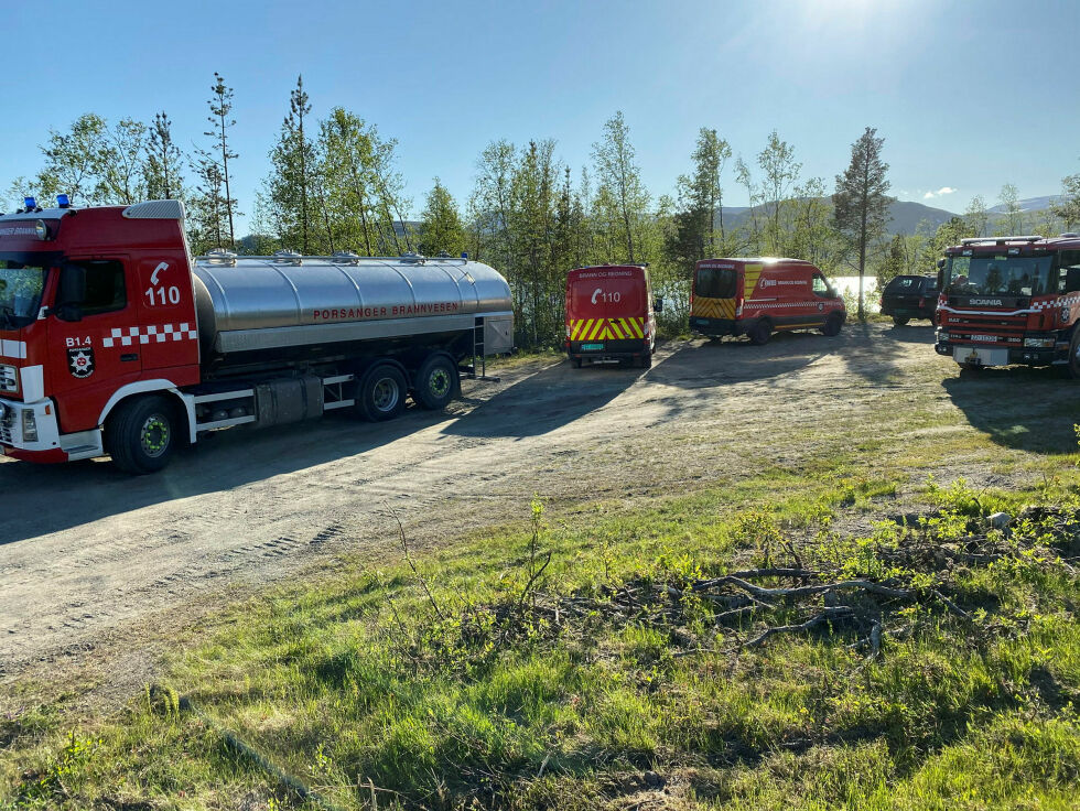 Skog­bran­ner koster peng­er og res­sur­ser i finsk Sáp­mi. Her fra en skog­brann ved Skog­an­var­re i Pors­ang­er i norsk Sápmi.
 Foto: Marius Thorsen