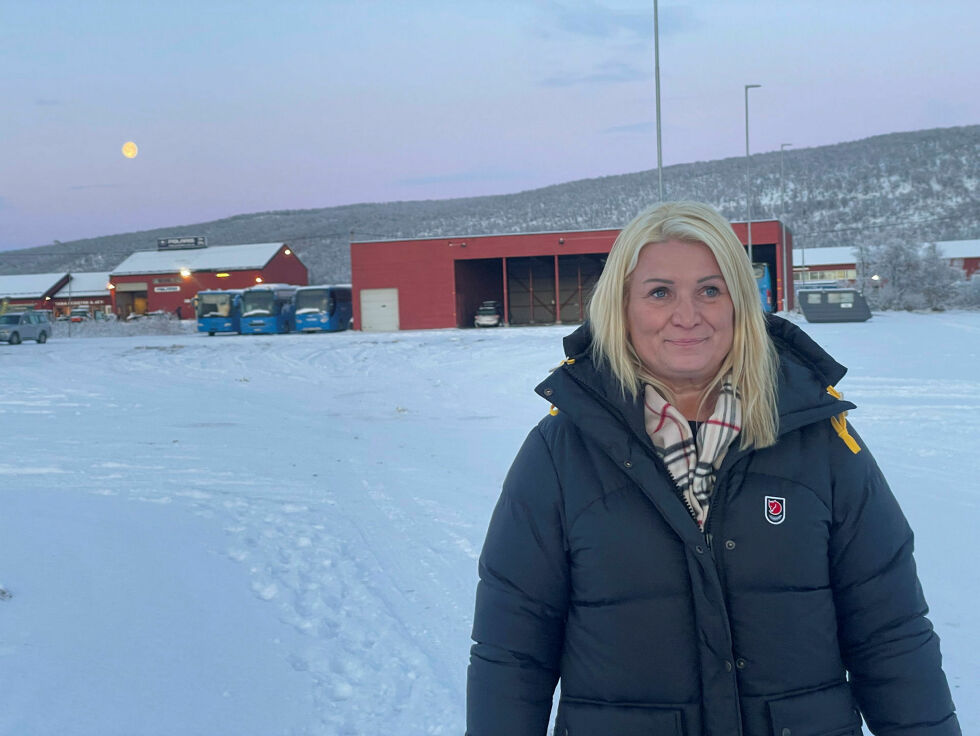 Mariann Johansen Lindi er skuffet både over bussen som ikke kom, og mangelen på service fra Boreal Travel.
 Foto: Birgitte Wisur Olsen
