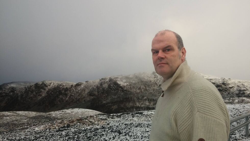 Andreas Hoffmann i Lebesby kommune gleder seg til å fylle kommunens mange bygder med kultur når Skábma-festival starter kommende uke.
 Foto: Pressefoto
