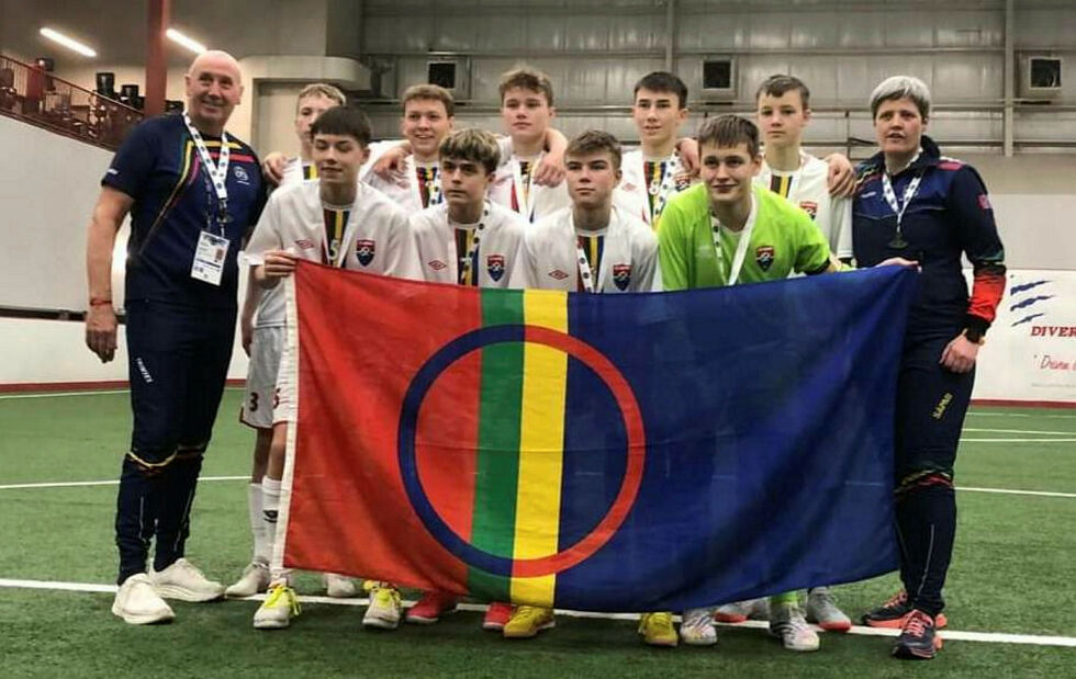 Guttelaget til Sápmi gikk helt til topps i futsalturneringen under Arctic Winter Games nylig.
 Foto: Team Sápmi