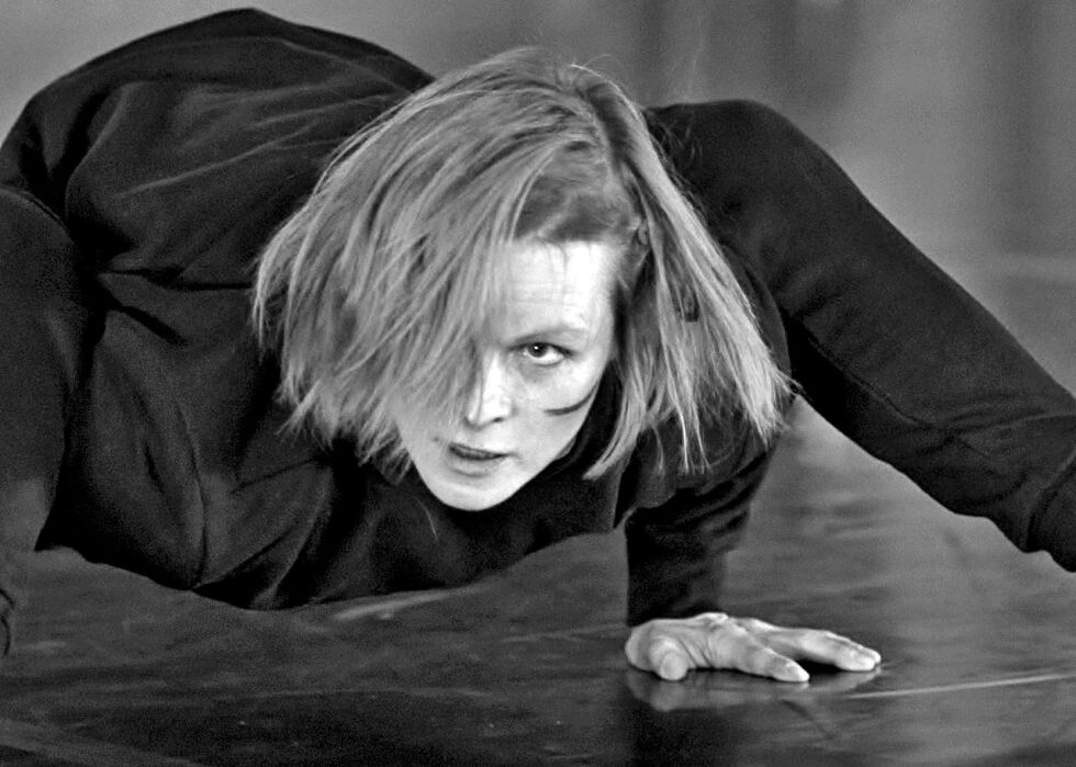 Den samiske danseforestillingen «Eallin», som er laget av Camilla Therese Karlsen med utgangspunkt i de gamle sjøsamiske sagnene hennes oldefar fortalte Just Qvigstad, har premiere under Dansefestival Barents i Hammerfest.
 Foto: Turlach O Broin (Pressefoto)