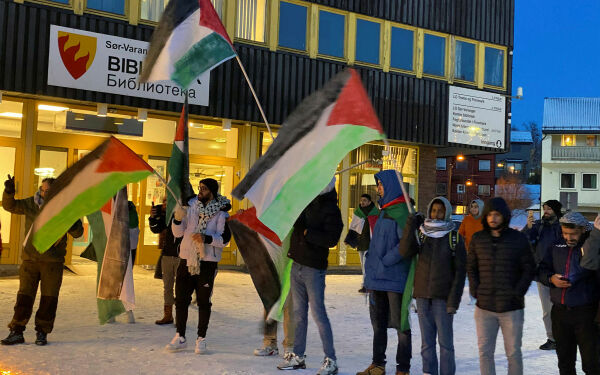 – Fri, fri Palestina!