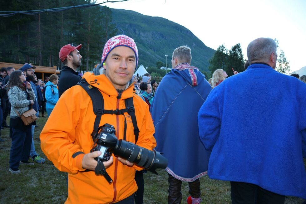 Ørjan Marakatt Bertelsen er en sjøsamisk fotograf, som bor i Birtavarre i Kåfjord kommune.
 Foto: Elin Wersland