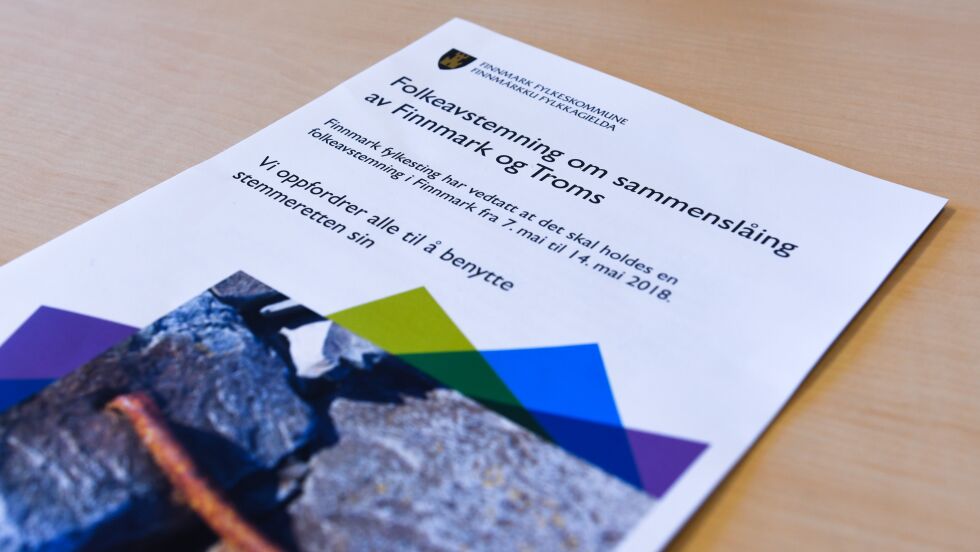 FEIL:

Finnmark fylkeskommune opplyser at det er en feil i brosjyren som er sendt ut til alle husstander i fylket angående folkeavstemninga i forbindelse med sammenslåing av Finnmark og Troms.
 Foto: Finnmark fylkeskommune